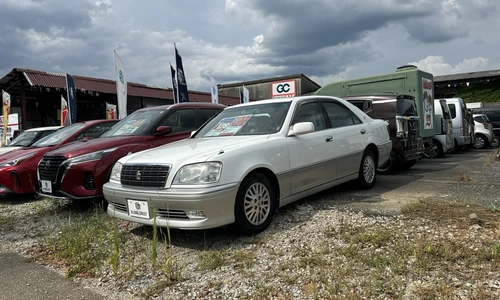 トヨタ クラウン ロイヤルサルーン 中古車
